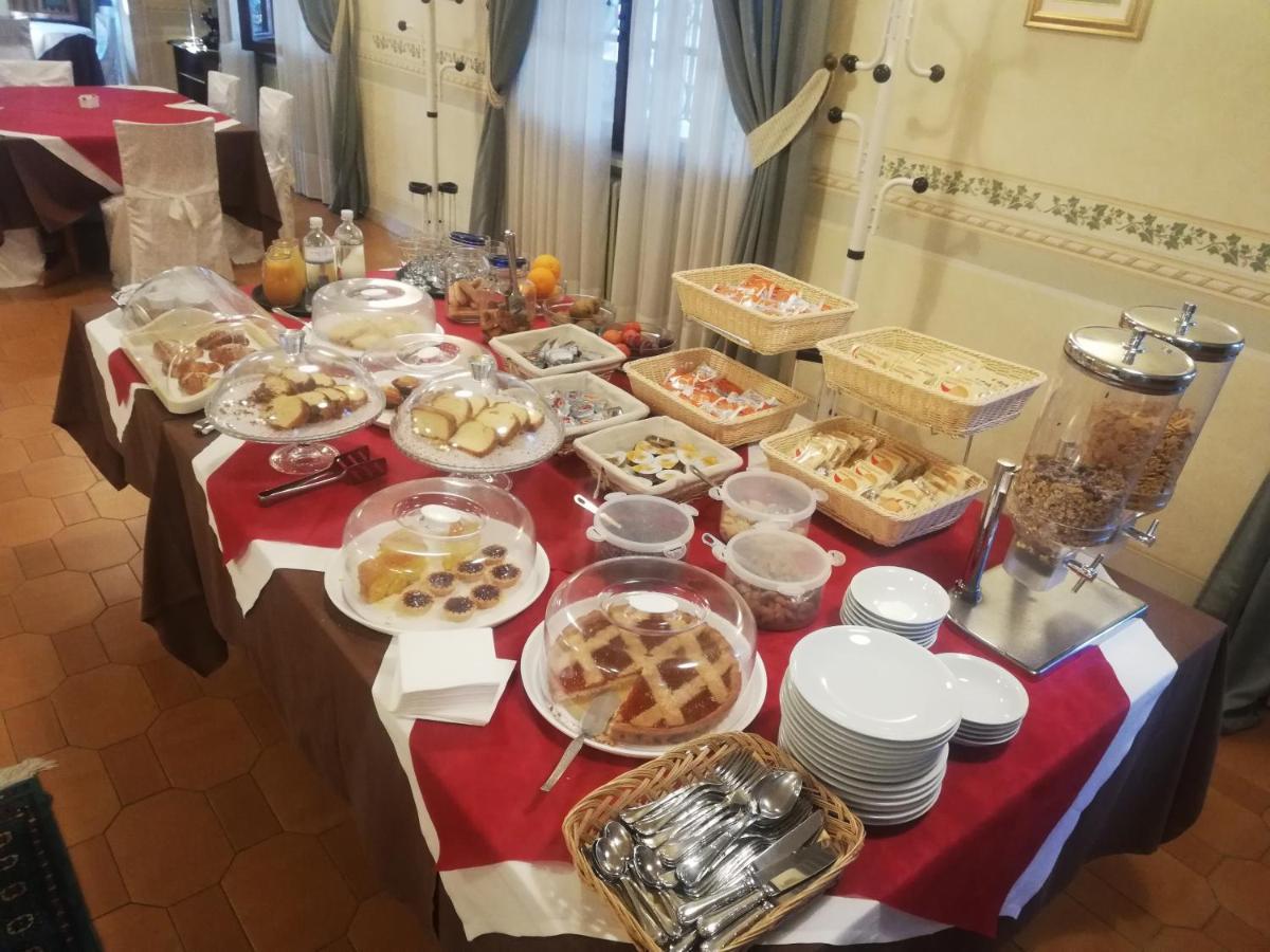 Ristorante Albergo San Michele 오메 외부 사진