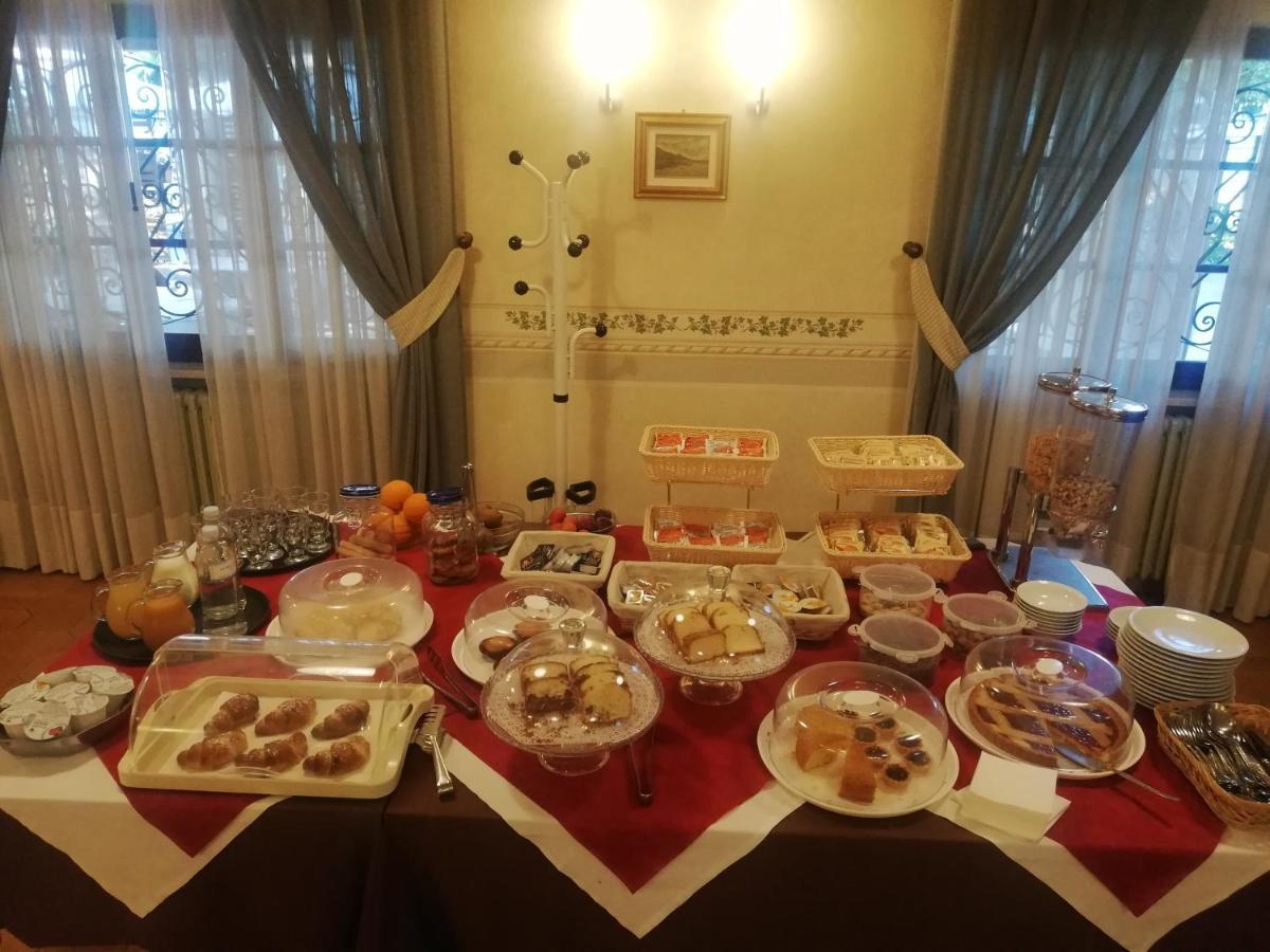 Ristorante Albergo San Michele 오메 외부 사진