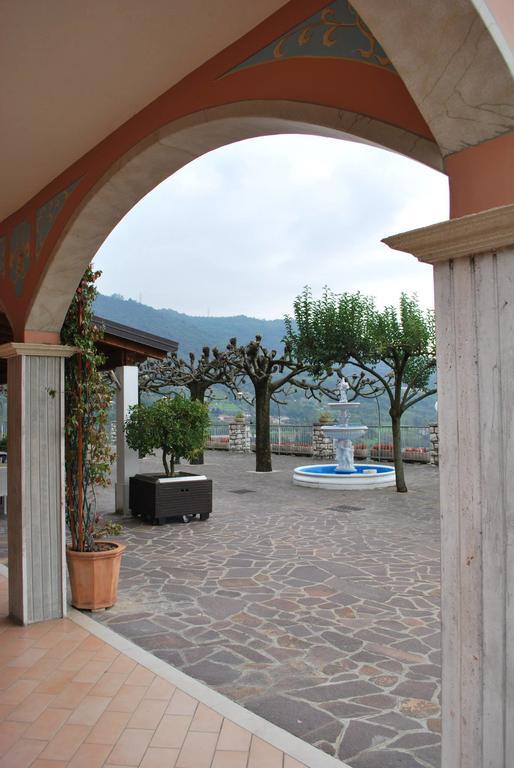 Ristorante Albergo San Michele 오메 외부 사진