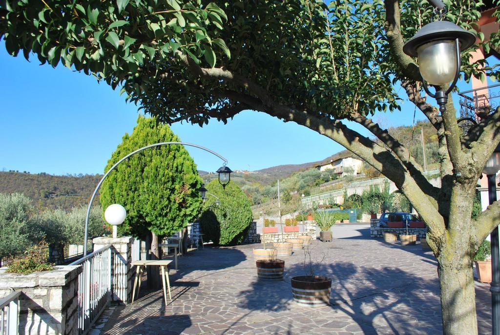 Ristorante Albergo San Michele 오메 외부 사진