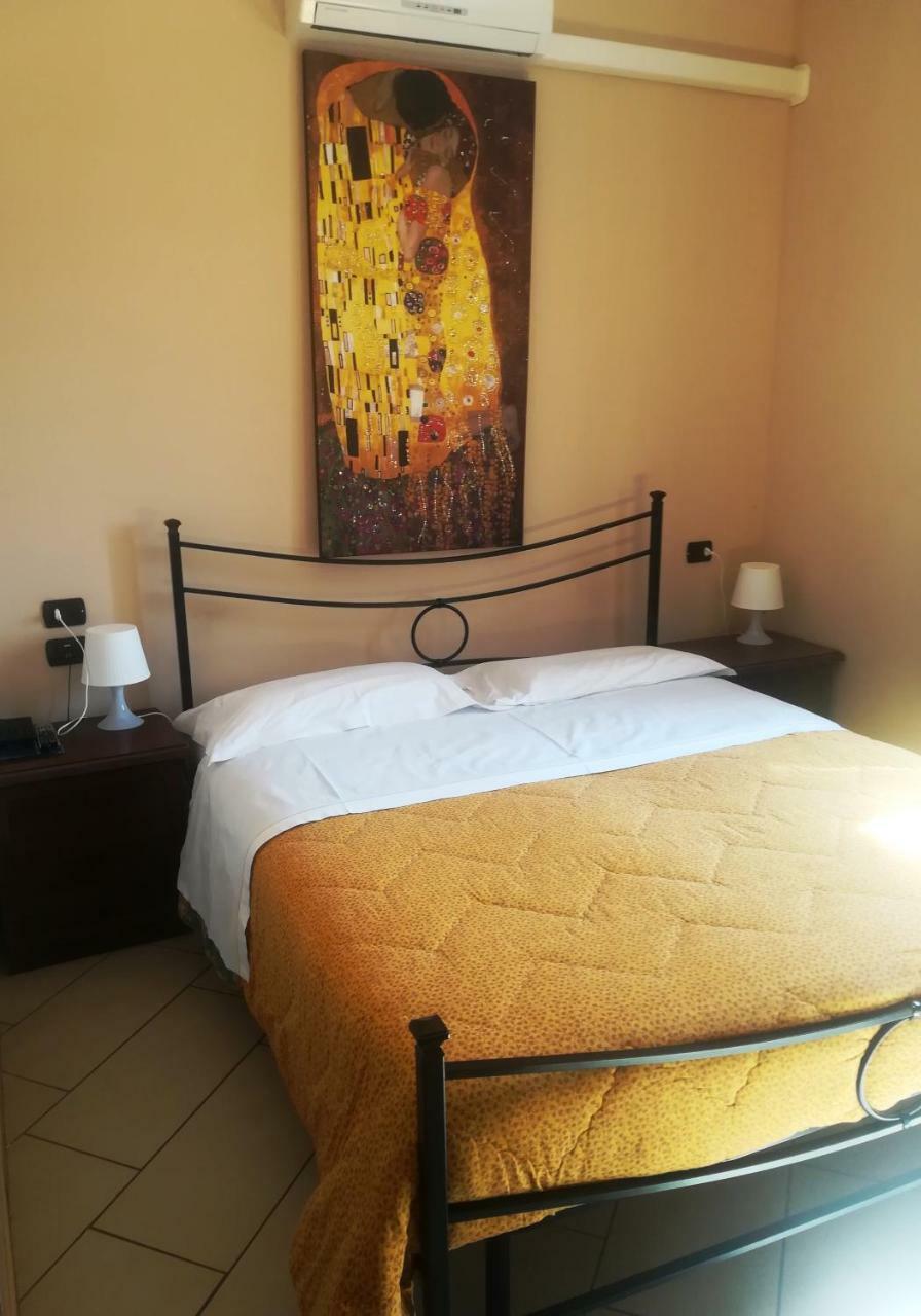 Ristorante Albergo San Michele 오메 외부 사진
